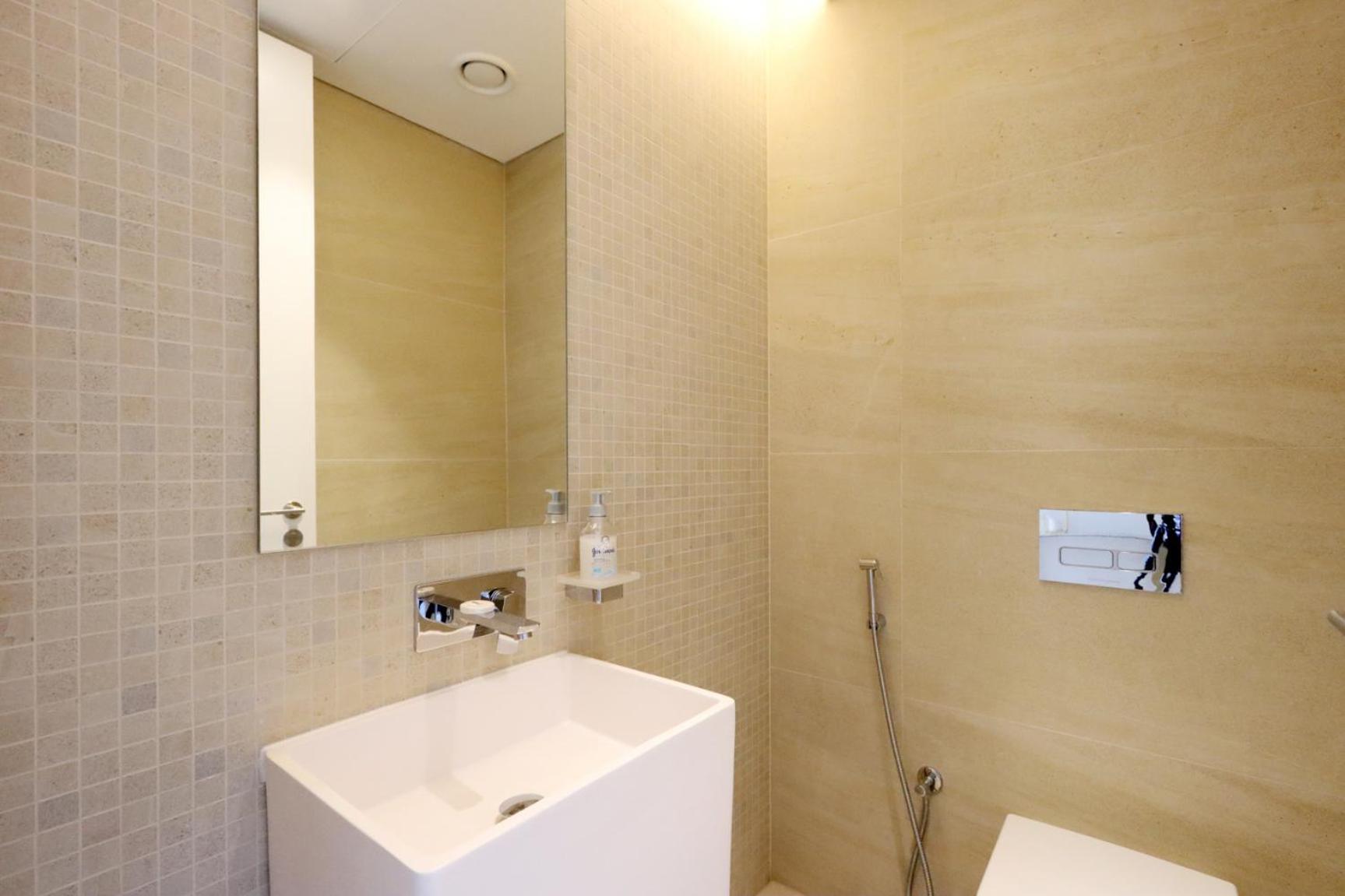 Apartment Livbnb-2br In Bluewaters With Ain View